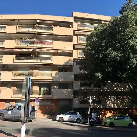 T2 Vallombrosa Terrasse Parking